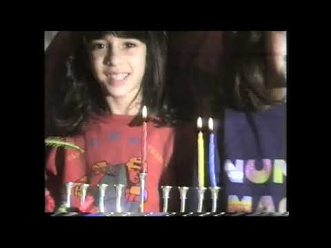חנוכה סרט תאומים ממש מדליקים 1994 12 00 