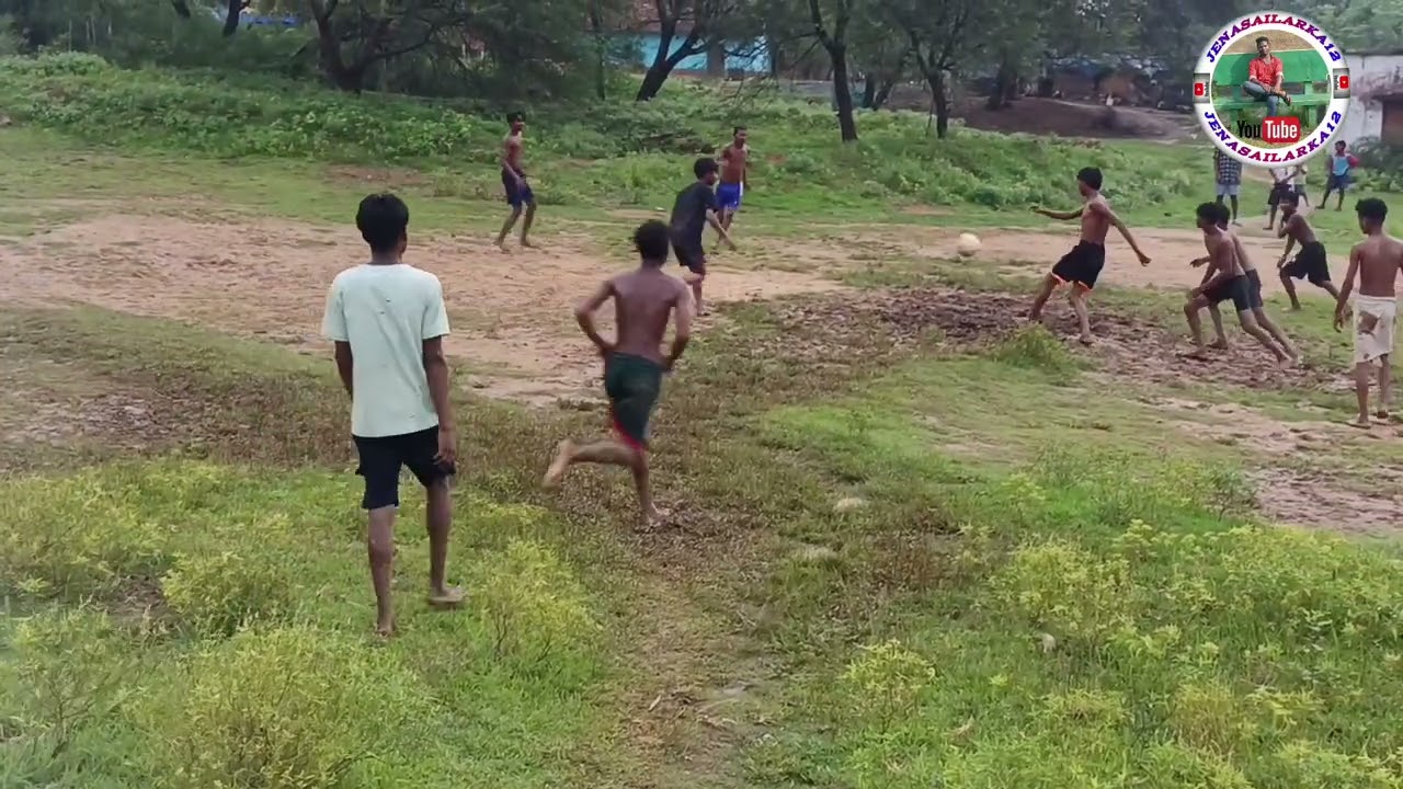 Jenasai me bachchho ka football khel 