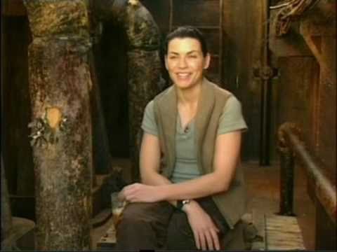 Julianna Margulies BTS of GS (2002)