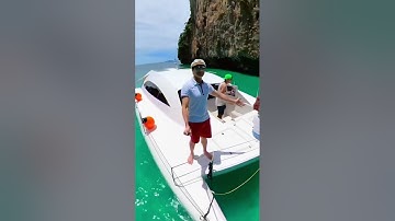 How the invisible selfie stick works (Insta360)