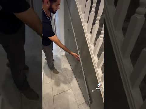 Video: Skříň pod schody - praktická možnost pro uspořádání chatového domu