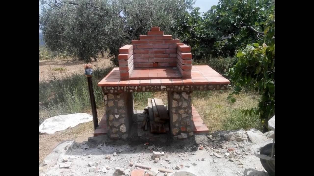 Come costruire un barbecue in muratura fai da te youtube Barbecue da esterno muratura
