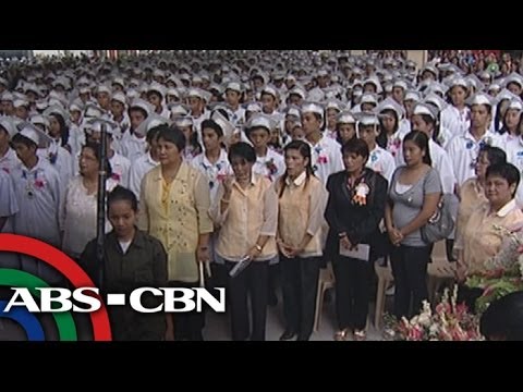 DepEd to schools: Keep graduation ceremonies simple - YouTube