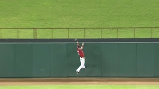 Hamilton makes a dazzling catch in the sixth