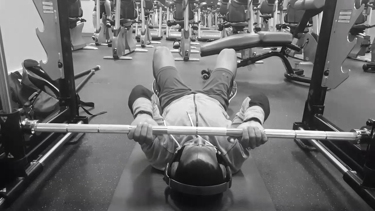 Star Trac Max Rack Tricep Skullcrushers