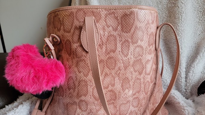 What's In My VICTORIA'S SECRET CARRYALL Tote * WHAT'S In My BAG 