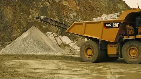 Off-Highway Trucks CAT® 770G 772G Walk Around