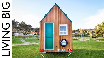 Mind-Blowing Ultra-Compact Eco Tiny House