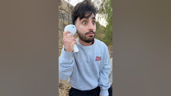 When you give your SHORT friend Airpods 😂 @kianalbandi
