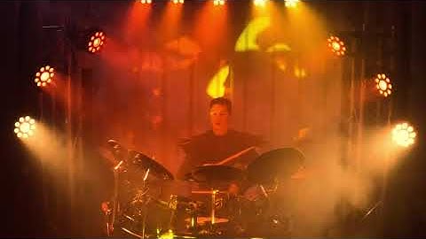 6M "Erupt" (Live EDM)