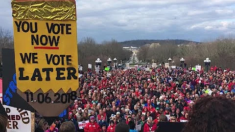 Schools closed in Oklahoma, Kentucky amid teachers strike