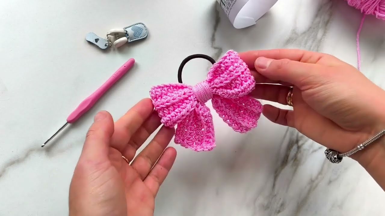 Бантик гачком. Резинка для волосся з бантиком гачком.