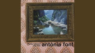 Video thumbnail of "Antònia Font - Vos estim a tots igual"