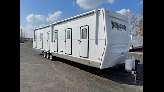 Commercial Multi Sleeping Trailer Work Force 44 BHT 6 Z 2 D Bunk 2 Full Bath Laundry for a crew of 8