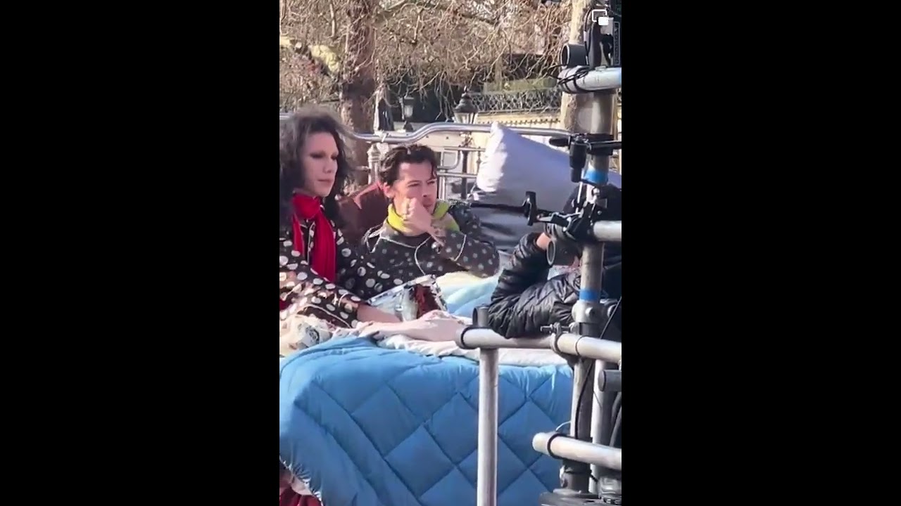 More of Harry filming new music video 