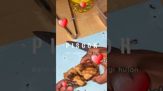 Piscok Dikala Hujan Ga Pernah Salah cemilan cemilanenak idemakan hujan