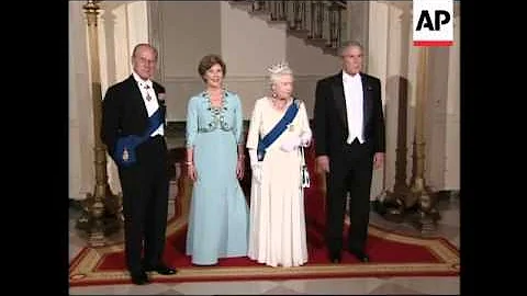 Queen Elizabeth II and President Bush at White Hou...