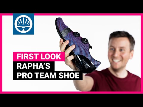 Video: Review Sepatu Tim Rapha Pro