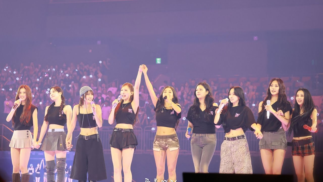 TWICE NEW SONG 'LIKE 1' DEBUT AT KYOCERA DOME D1 CONCERT FANCAM #twice #트와이스 #thisisfor #once4ever