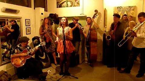 Ellen Berge-Birath sings at my vernissage