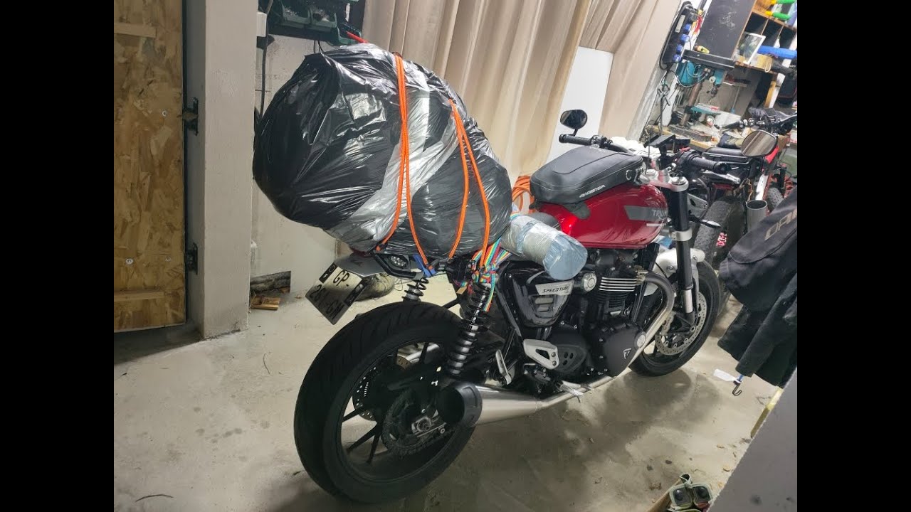 Peut on voyager en roadster vintage 2sur3 speed twin 1200