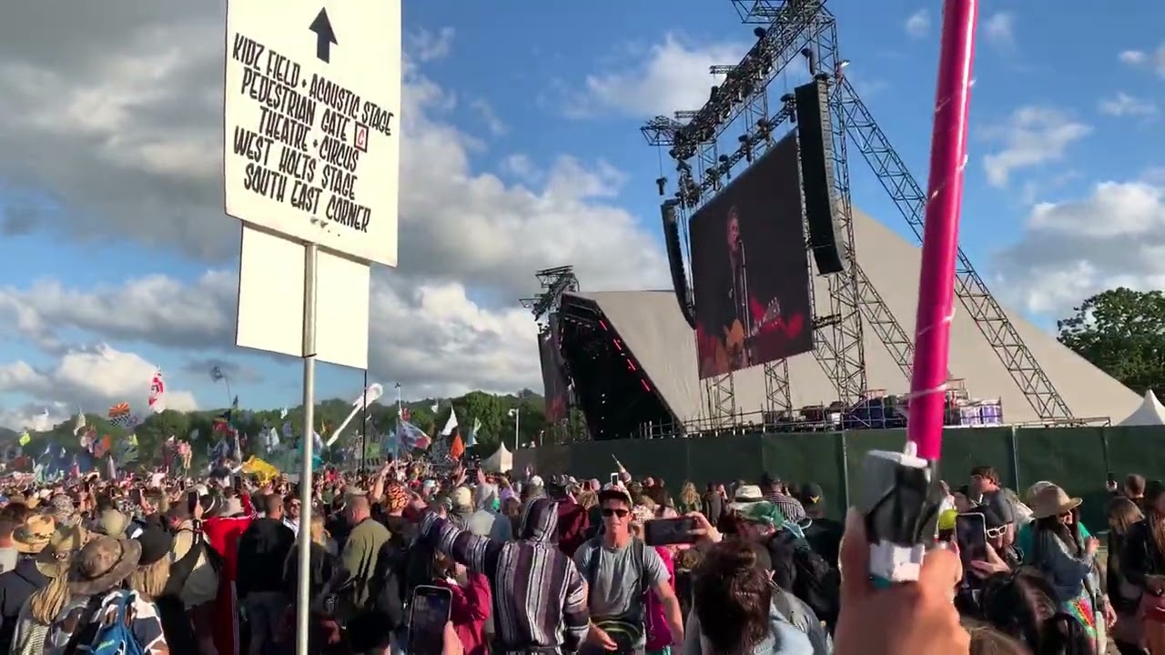 Noel Gallagher Wonderwall Glastonbury 2022 YouTube