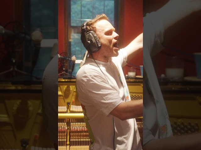 Lil cheeky BTS of Christmas Starts Tonight 🎄🎅 Hope you lot are loving it - 20 days till Christmas ‼️