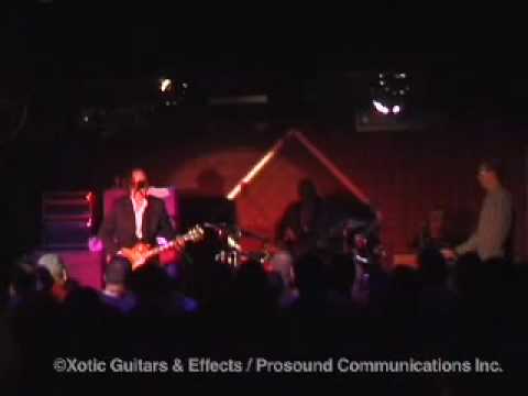 Carmine Rojas in Joe Bonamassa Band Live at Brixtonlive on Sep 19, 2008 Part4