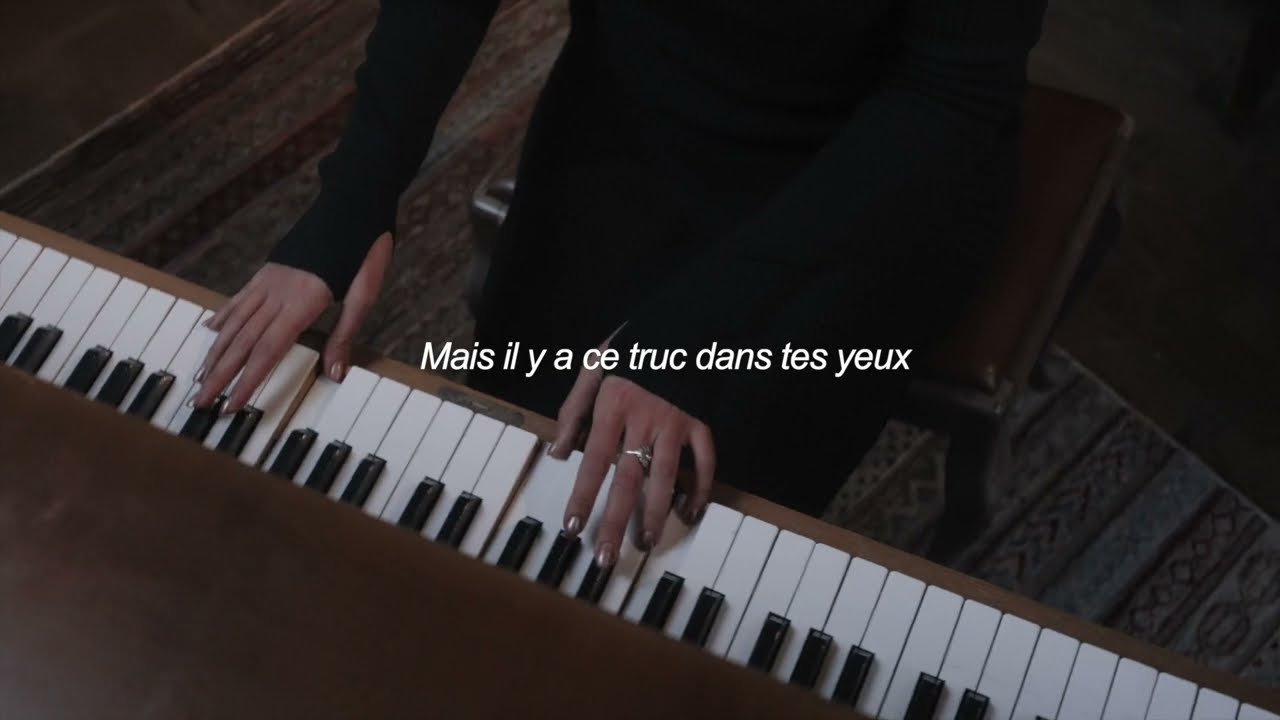Obejrzyj Saskia - Les choses simples (Lyrics video) w YouTube Obejrzyj Saskia - Les choses simples (Lyrics video) w YouTube