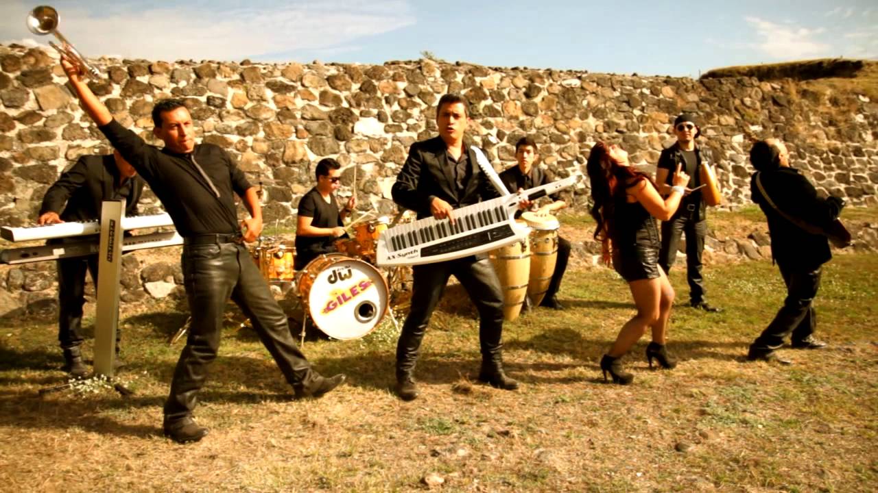 Giles Show - Cumbia Mitla