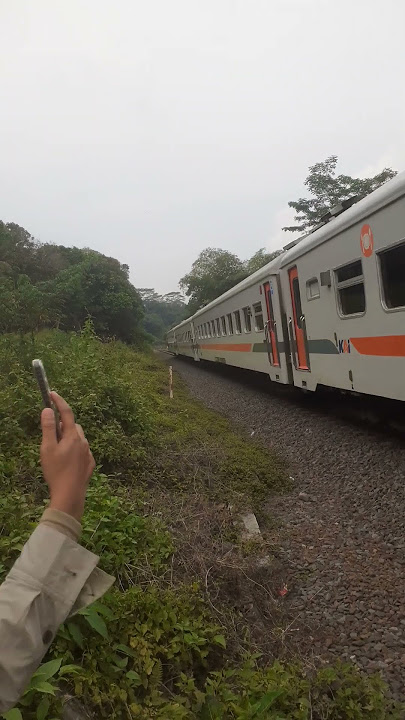 KA pasundan surabaya-kiara condong
