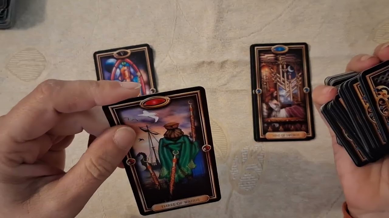 Πως αλληλεπιδρατε μεταξυ σας? #tarot #pickacard 