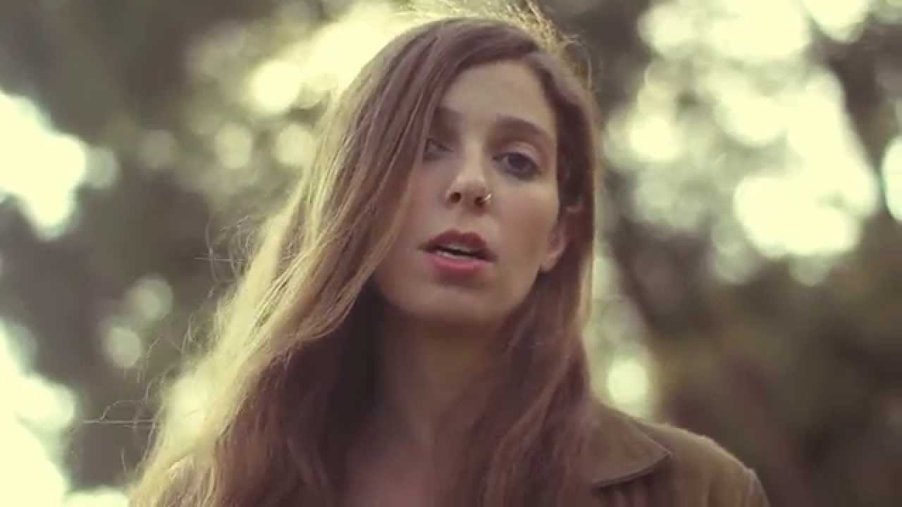 נועה - נועה שמר (מלים ולחן: נעמי שמר) - קליפ רישמי