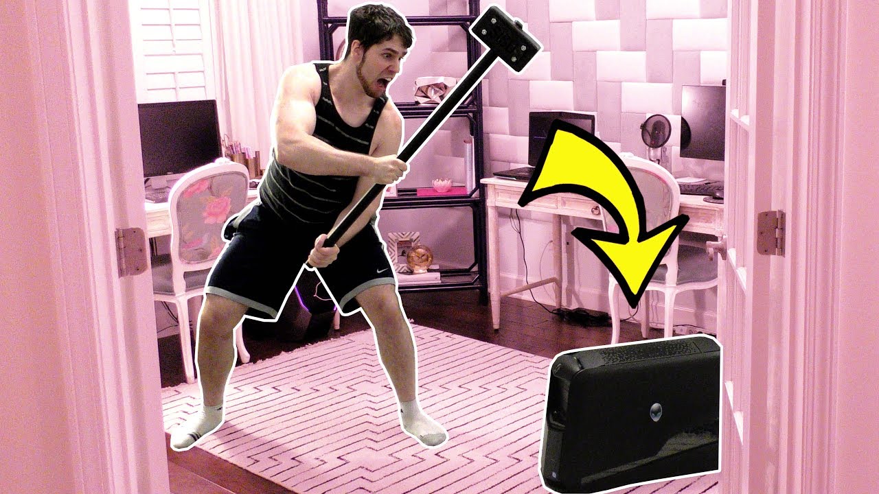 roblox download CRAZY GAMER DESTROYS COMPUTER WITH WAR HAMMER!!!