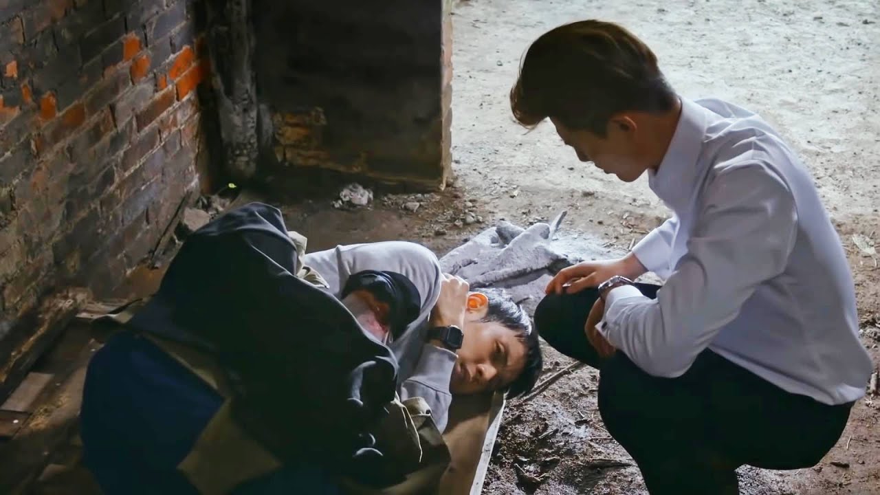 山裡共度一夜後，警察受了解了黑道攻的過去，兩人感情升溫！