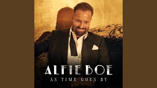 Video-Miniaturansicht von „Alfie Boe - Moonlight Serenade (Solo)“