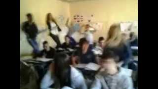 Harlem shake à St Jo 3°L