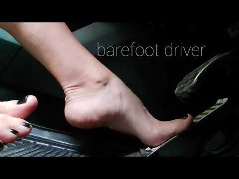 Barefoot driver Greta Cutefeet