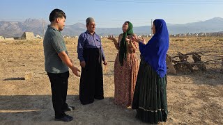 Download Lagu The love of Ismail and Atusa and the antagonisms between the Khan and the villagers MP3 Download Lagu The love of Ismail and Atusa and the antagonisms between the Khan and the villagers MP3
