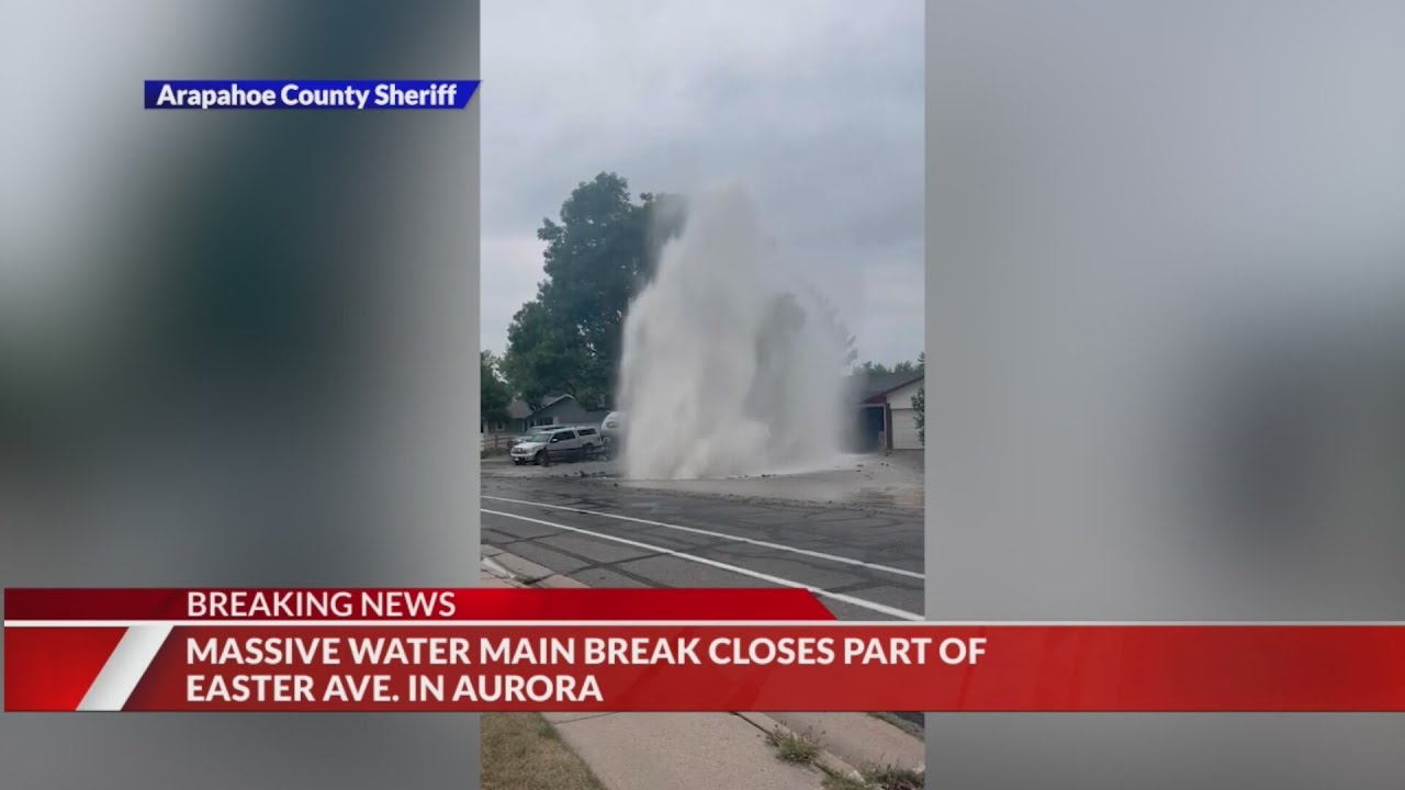 Water main break closes block of neighborhood in Aurora - YouTube