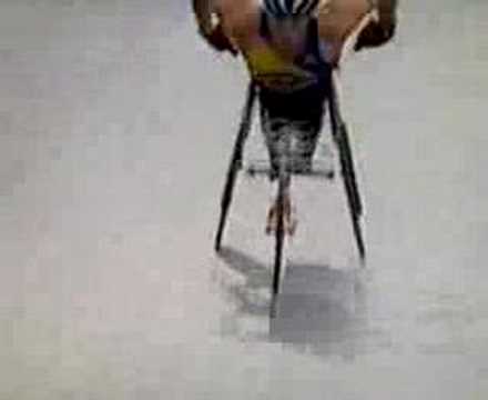 Wheelchair Crash New York Marathon. (Kurt Fearnley)