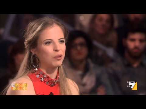 Video: Princess Caro - pattinatrice artistica Carolina Kostner