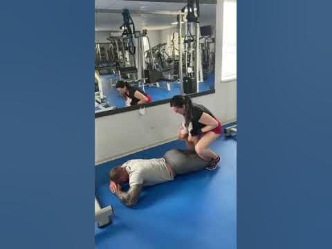 Нео💪фит. Случай на тренировке🤭#24balance #ейскмассаж #neofit #shorts ...
