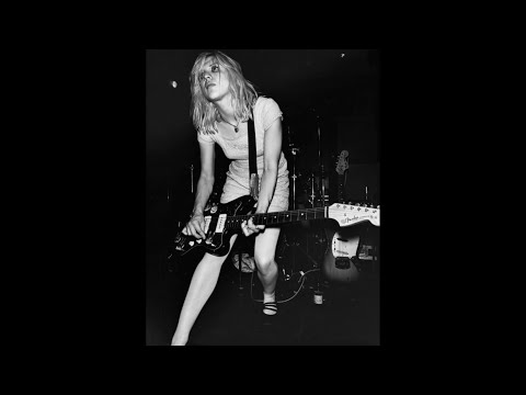 Hole/Courtney Love - Interview (Backstage at U4 Vienna, 11/29/1991)