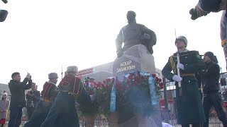 Памятник герою-пожарному Аскару Забикулину открыли в Астане
