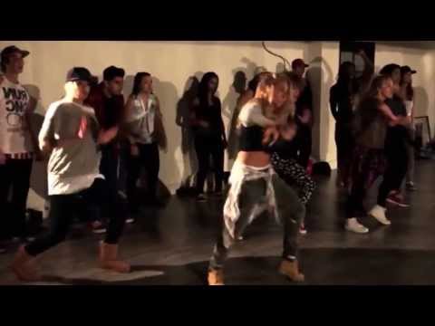 Orang Amerika Dance Flying High Agnes Monica