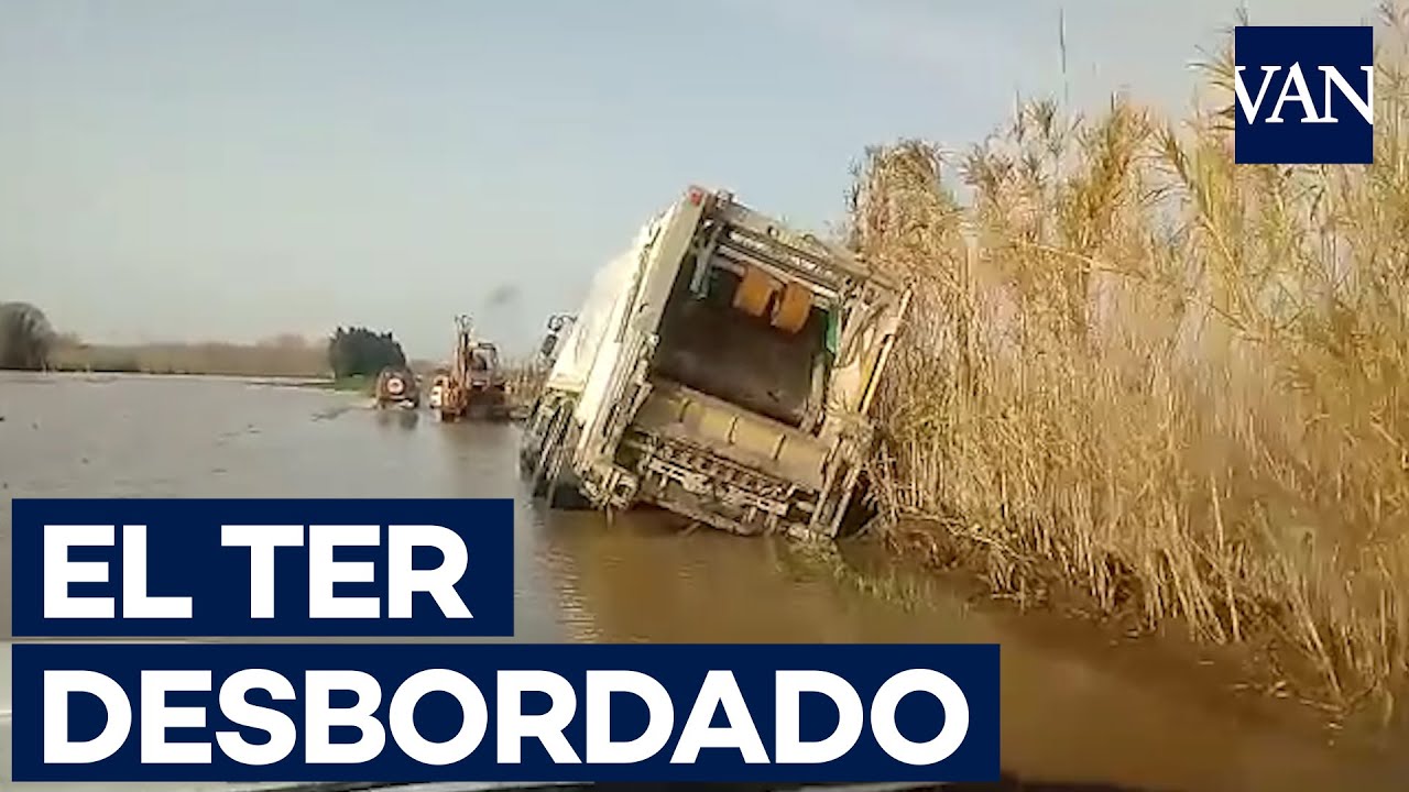 El Ter inunda carreteras y campos de manzanos entre Torroella de Montgrí y l'Estartit