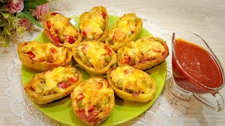 You definitely haven't tasted such delicious potatoes! Stuffed potato boats with filling.