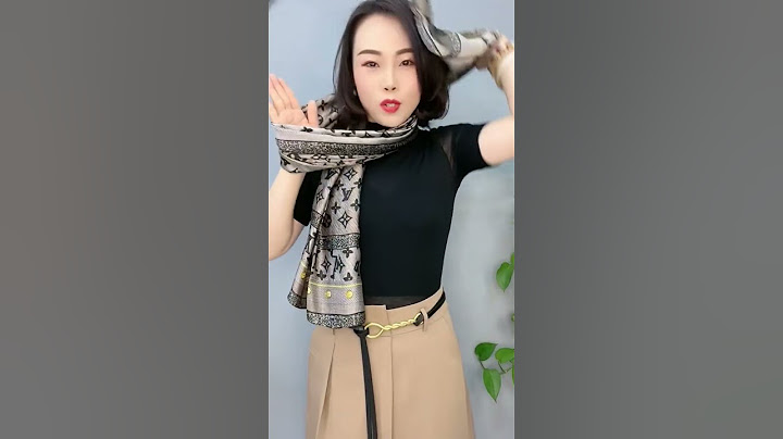 Easy Stylish Scarf Tie Methods #shorts #scarf #scarfwearing