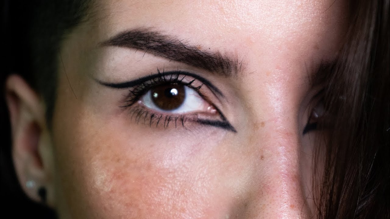 Easiest way to get an editorial graphic eyeliner look 🖤 Makeup Tutorial